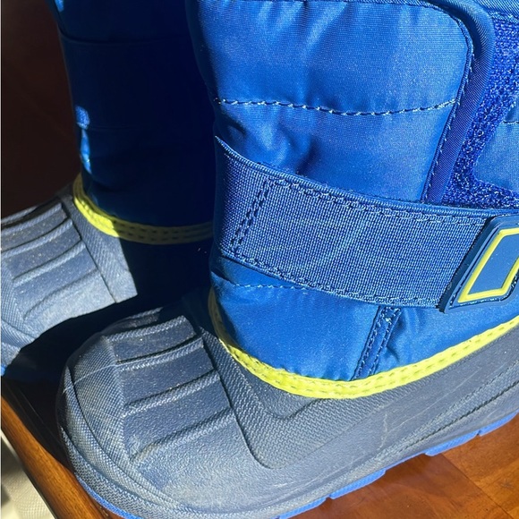 Cat & Jack Other - Cat and Jack- Toddler winter boots- size 9